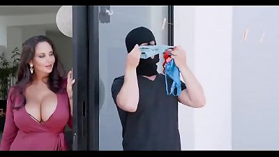 Ava Addams In Mom's thong Bandit - nowpornplease.blogspot.com