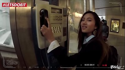 Thai Tourist gets her cock-squeezing honeypot pulverized - May Thai